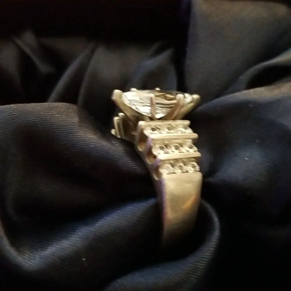 Marquise Ring - Picture 4 of 5